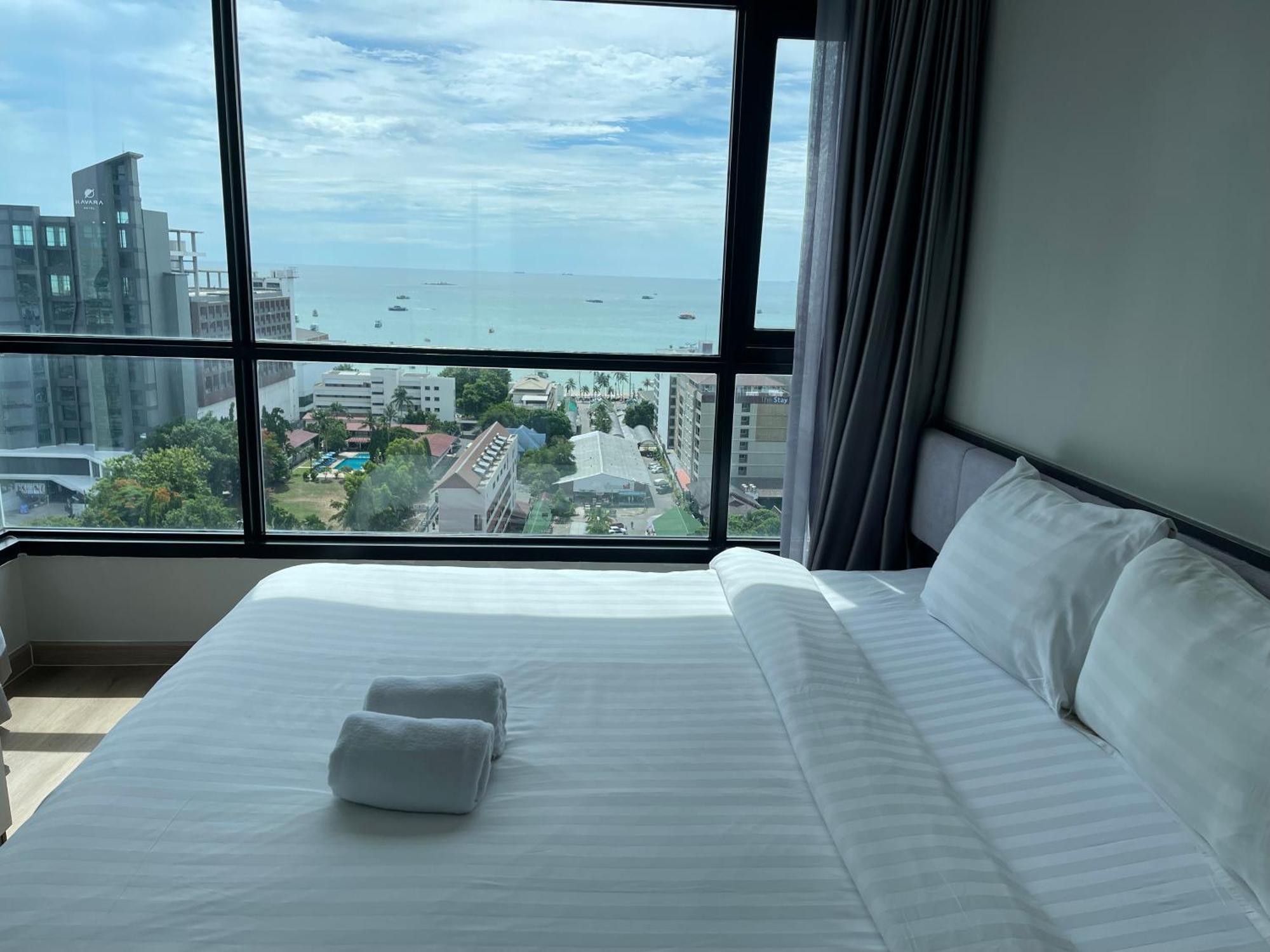 Apartamento The Base Pattaya By Feng Exterior foto